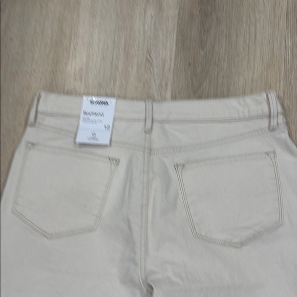 2 for 20$ Sonoma Women's Cream Jeans with Blue and Brown Patches - Picture 8 of 8